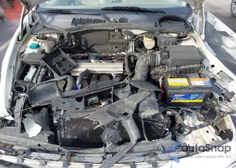 1999 Volvo V70 from USA, damaged, VIN YV1LW55A1X2581463